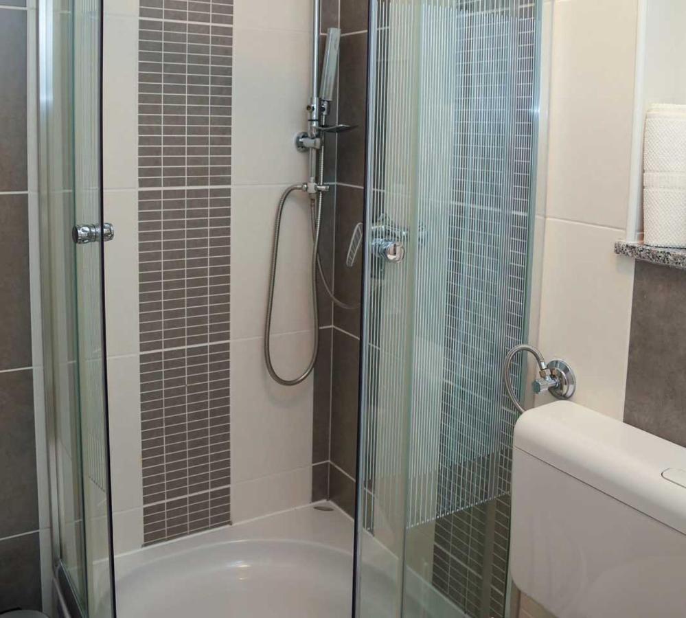 Adrian-Apartments-51511-Malinska-Otok-Krk Primorska 21 Dış mekan fotoğraf